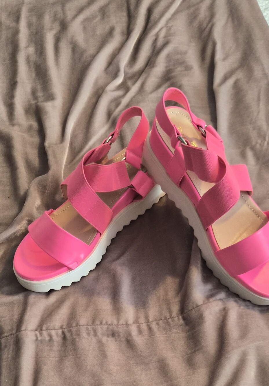Dream Pairs Hot Pink Platform Sandals Size 9.5M